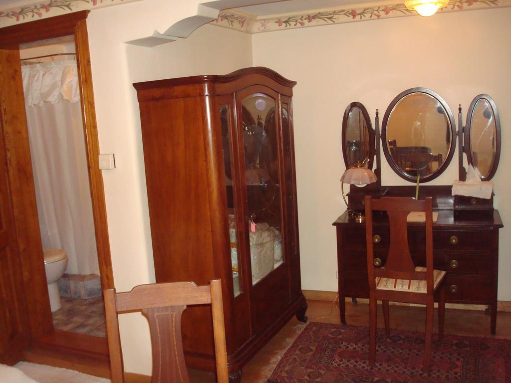Oikia Alexandrou Traditional Inn อาร์ไนยา ภายนอก รูปภาพ