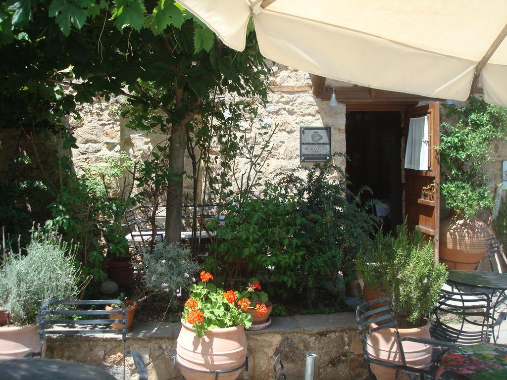 Oikia Alexandrou Traditional Inn อาร์ไนยา ภายนอก รูปภาพ