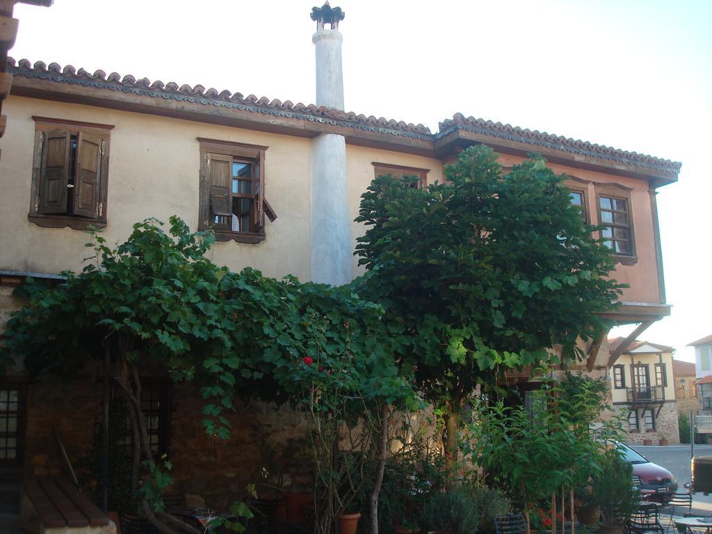 Oikia Alexandrou Traditional Inn อาร์ไนยา ภายนอก รูปภาพ