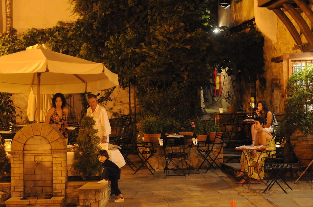 Oikia Alexandrou Traditional Inn อาร์ไนยา ภายนอก รูปภาพ