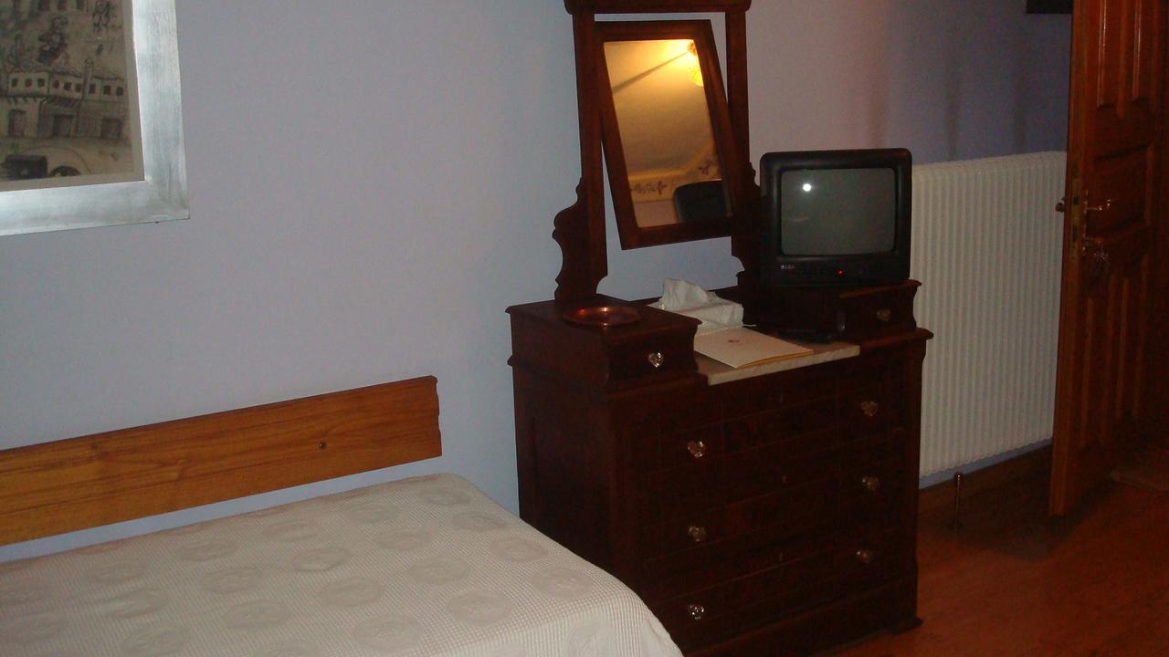 Oikia Alexandrou Traditional Inn อาร์ไนยา ภายนอก รูปภาพ