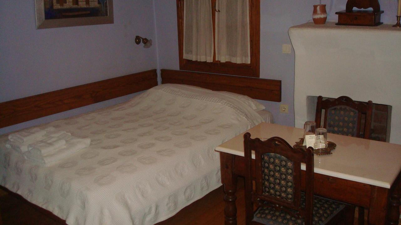 Oikia Alexandrou Traditional Inn อาร์ไนยา ภายนอก รูปภาพ