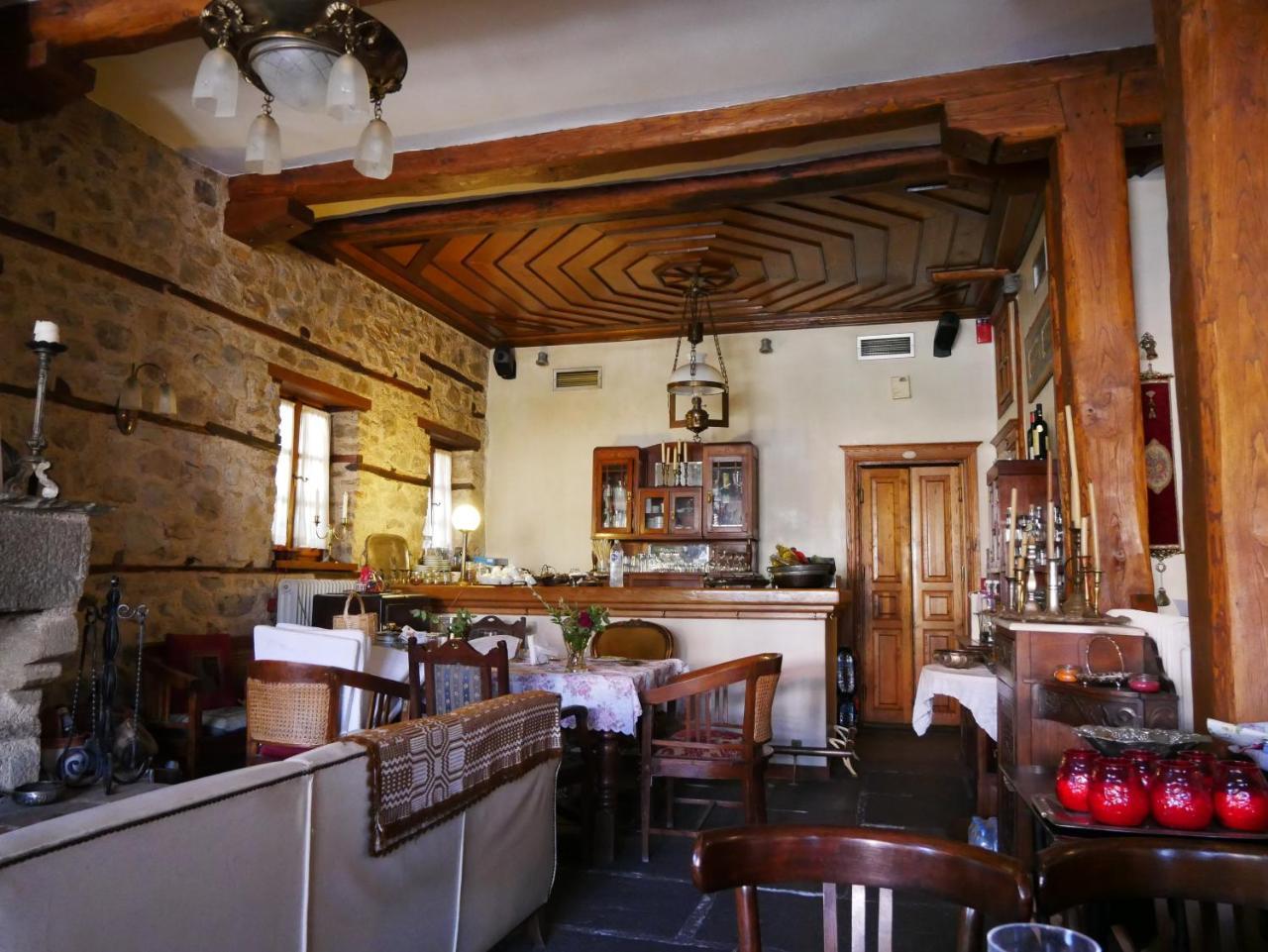 Oikia Alexandrou Traditional Inn อาร์ไนยา ภายนอก รูปภาพ